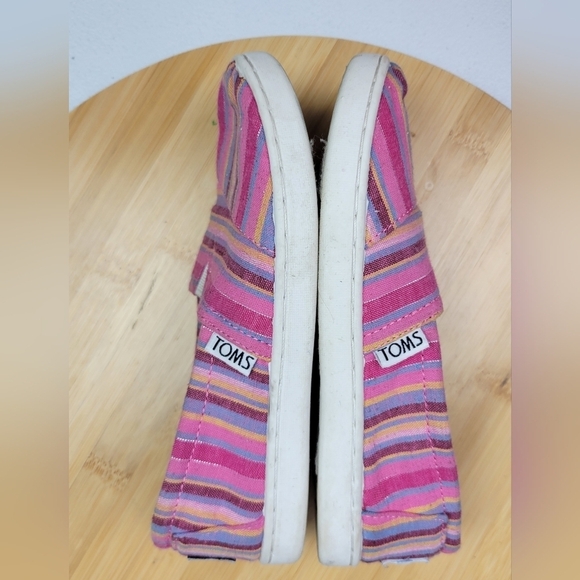 Tom's Avalon Raspberry Striped Girl Slip On Shoes Size 13 - Picture 7 of 10